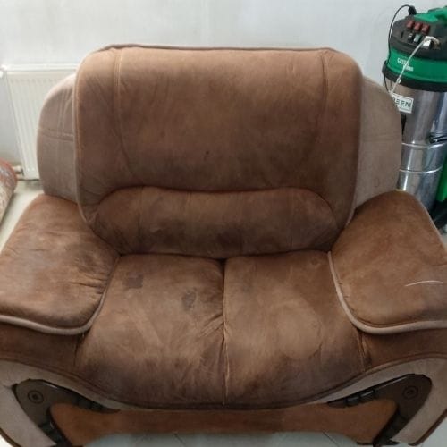 روش پاک کردن لکه های چربی روغن از روی مبل روش پاک کردن لکه های چربی روغن از روی مبل